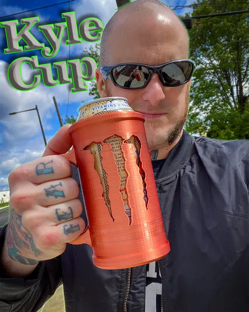 Cốc Kyle "OG" - Giá đỡ lon nước tăng lực 16oz! - Image 1