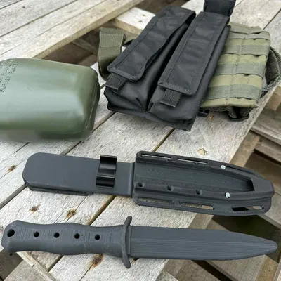 Hộp đựng dao tập luyện bao gồm dao LARP/Airsoft