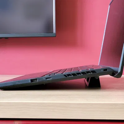 Giá Đỡ Laptop Đơn Giản