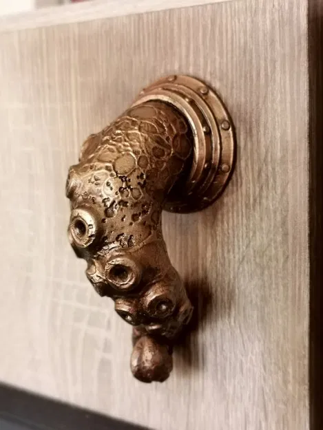 Tay Nắm Cửa Lovecraftian Hình Xúc Tu - Image 2