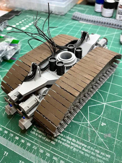 Mô Hình Xe Bánh Xích Apollo - Image 1