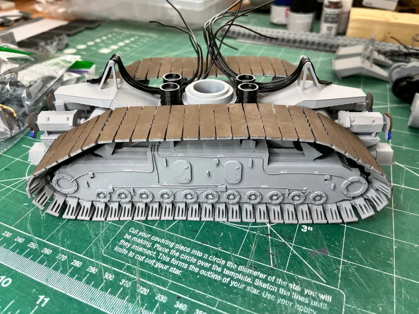 Mô Hình Xe Bánh Xích Apollo - Image 3