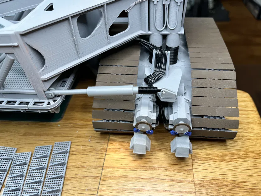 Mô Hình Xe Bánh Xích Apollo - Image 7