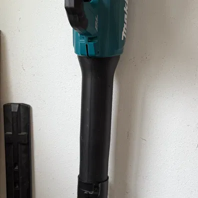 Giá Treo Tường Cho Máy Thổi Lá Dùng Pin MAKITA DUB184 hoặc DUB362