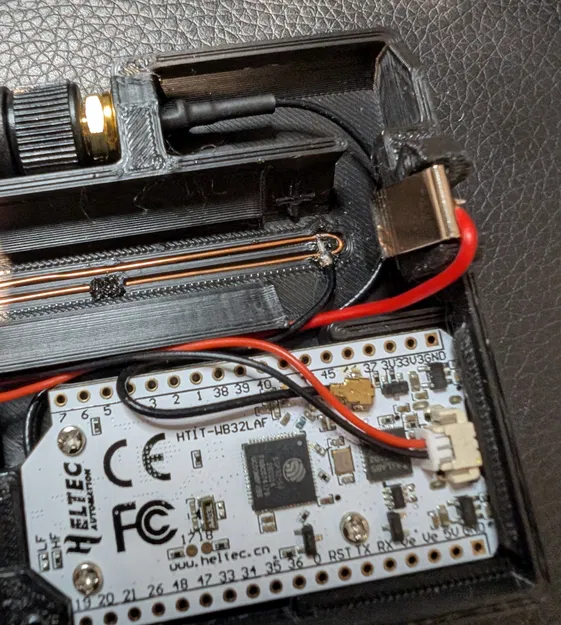 Vỏ Heltec V3 có pin 18650 và bộ điều khiển sạc TP4056 - Image 5