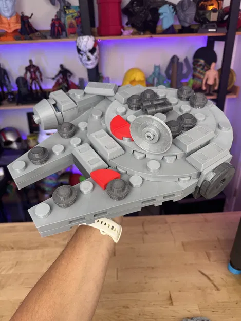 Mô hình Millennium Falcon "Brick" Khổng Lồ - Image 1