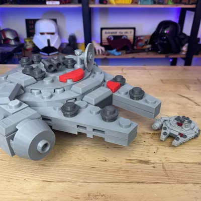 Mô hình Millennium Falcon "Brick" Khổng Lồ