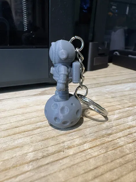 Móc Khóa Spaceman Dễ Thương Trên Tảng Đá - Image 5