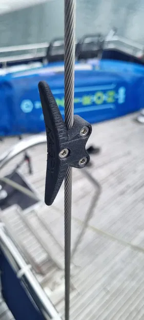 Kẹp Cột Cờ Hiệu Vòng Dây - Image 1