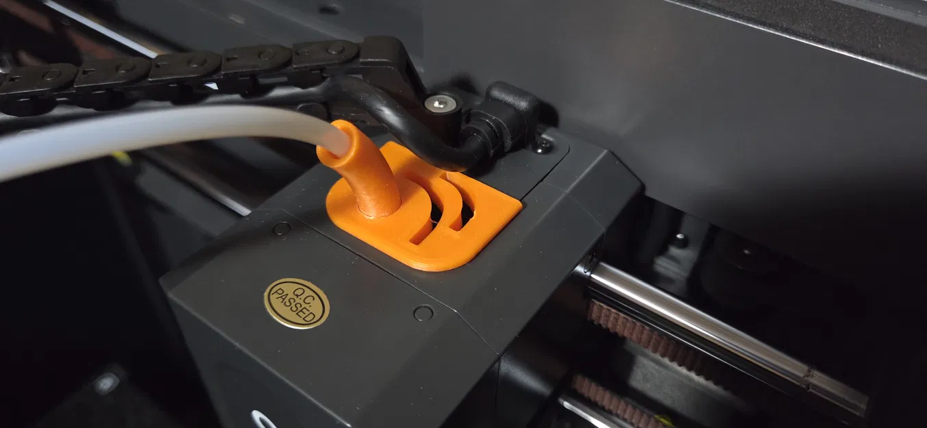 Dẫn Hướng PTFE Carbon Centauri Có Khe Thông Gió - Image 1