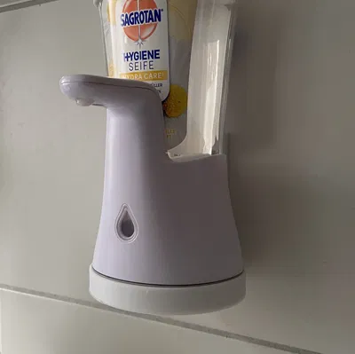 Giá Treo Tường / Chân Đế Cho Chai Xịt Xà Phòng Sagrotan