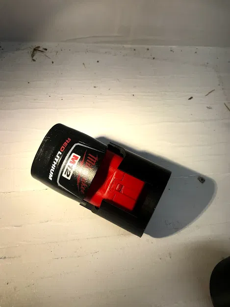 Giá Đỡ Pin Milwaukee M12 Khóa Được, Gắn Ngược & Xe Tải - Image 5