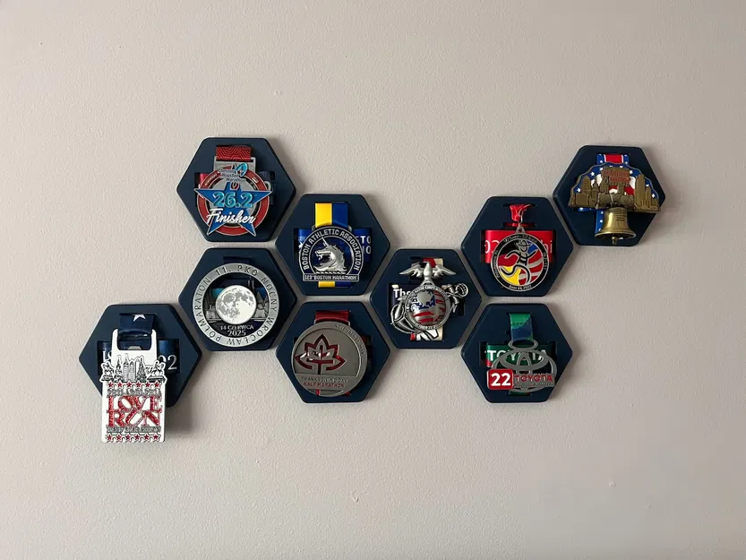 Khung Treo Huy Chương Đua "Race Medal Display" - Image 1