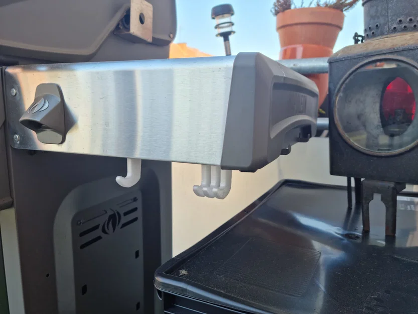 Móc Phụ Kiện Vỉ Nướng BBQ Napoleon Rogue - Image 1