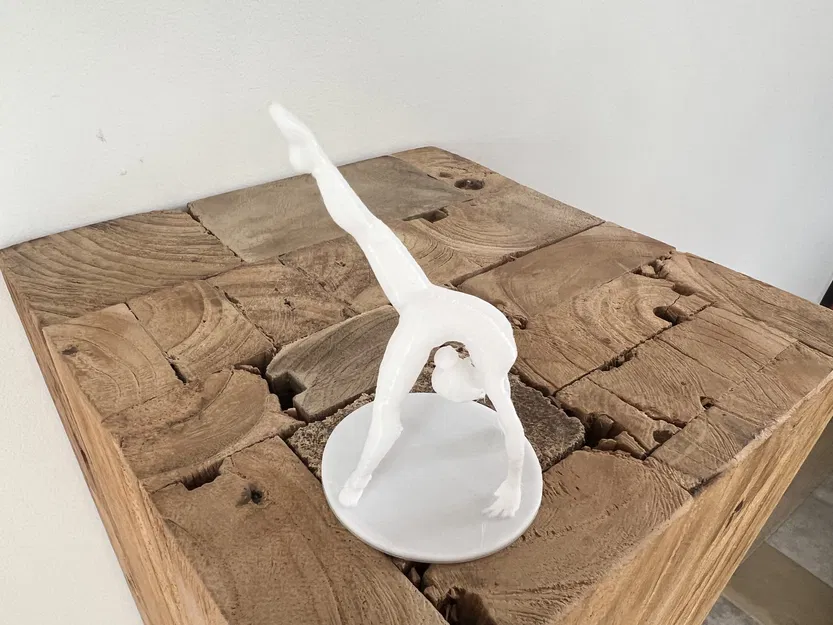 Tượng Vận Động Viên Thể Dục Dụng Cụ - Image 2