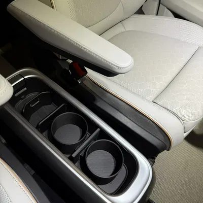 Giá Đỡ Ly Đôi Cho ID.Buzz