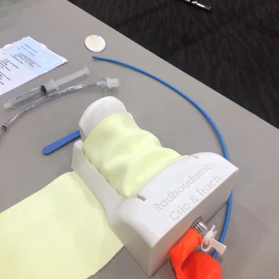 Mô hình Cric & Trach cho đào tạo Cricothyrotomy, Radboudumc