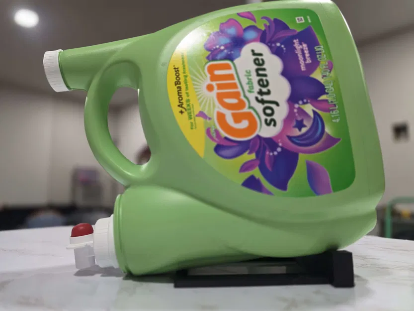 Kệ Nghiêng Đựng Nước Giặt - Image 1