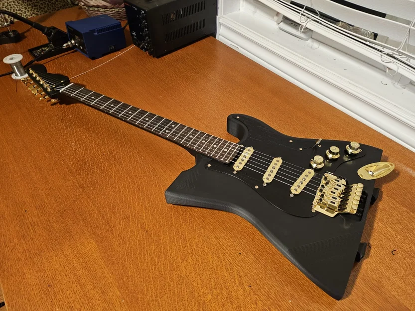 Thân đàn Guitar Stratocaster (Tỷ Lệ 1:1) - Image 2
