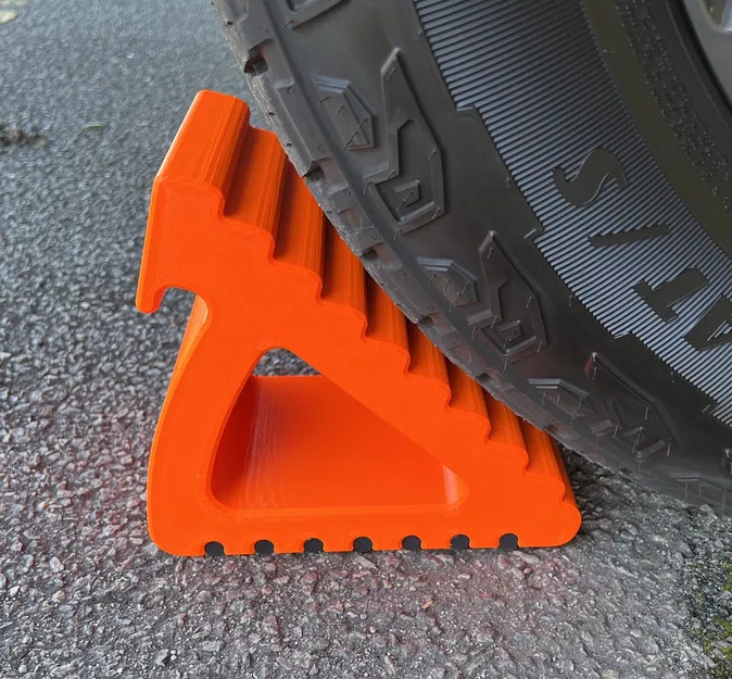 Cục Chặn Bánh Xe (Wheel Chock) - Image 1