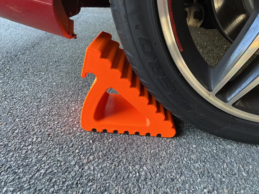 Cục Chặn Bánh Xe (Wheel Chock) - Image 2