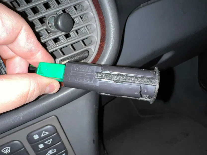 Sửa công tắc đèn cảnh báo Saab 4109526 - Image 5