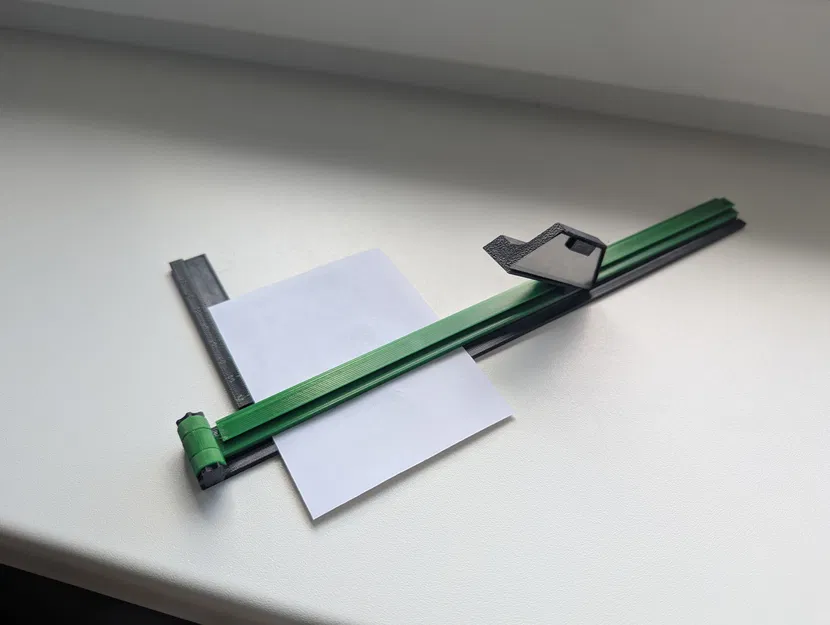 Dụng Cụ Cắt Giấy Đơn Giản - Image 1