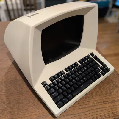 Terminal máy tính retro lấy cảm hứng từ ADM-3
