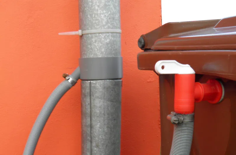 Chặn nước mưa Ø 100 (Ống hứng nước mưa) - Image 1