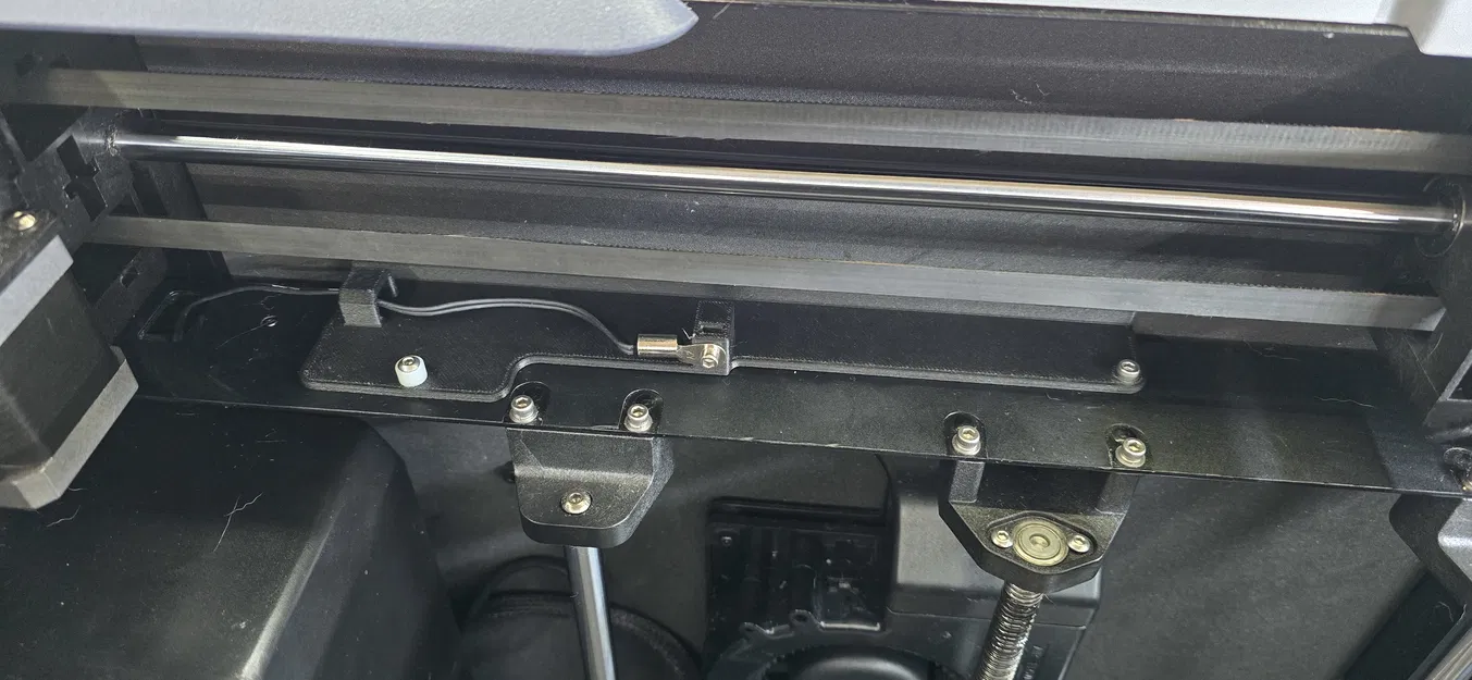 Giá đỡ Cảm biến Nhiệt độ Buồng Qidi Plus 4 - Image 1