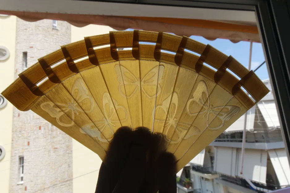 Quạt Giấy Gấp Họa Tiết Chìm - In Liền - Không Cần Lắp Ráp - Không Hỗ Trợ - Image 6