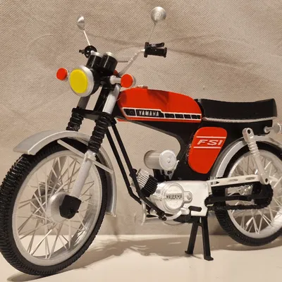 Mô hình Yamaha FS1 (mod 378) 1973 - 1979 tỉ lệ 1:8