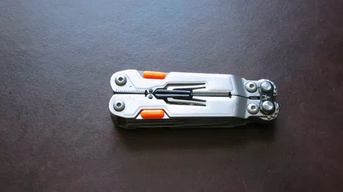 Que Cạy Mở Lưỡi Dao SOG PowerPint - Image 1