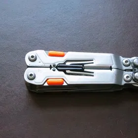 Que Cạy Mở Lưỡi Dao SOG PowerPint