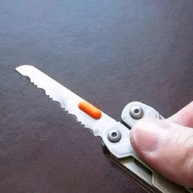 Que Cạy Mở Lưỡi Dao SOG PowerPint