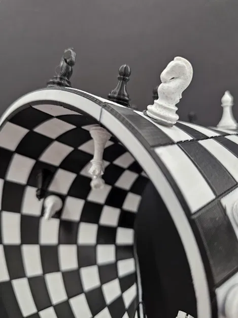 Bàn Cờ Vua Dải Mobius - Image 2