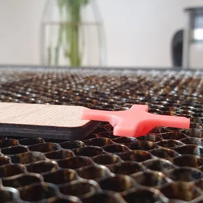 Chốt Ghim Giữ Vật Liệu Profile Thấp Cho Bàn Laser Tổ Ong