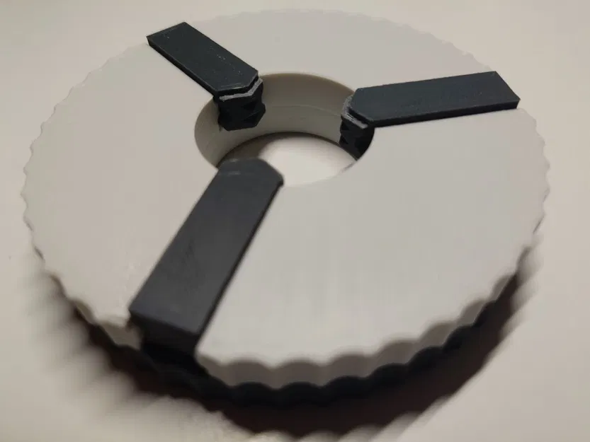 Kìm Kẹp Vệ Sinh Đồng Xu Theo Kiểu Mâm Cặp Ba Chấu - Image 4