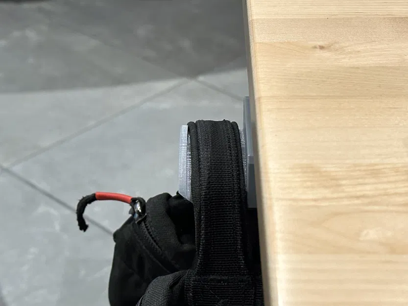 Móc Balo Cho Bàn Đứng UPLIFT Desk 4 Chân - Image 7