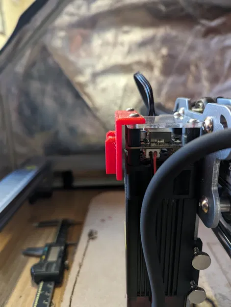 Đế và pát gài tia laser chữ thập - Image 2