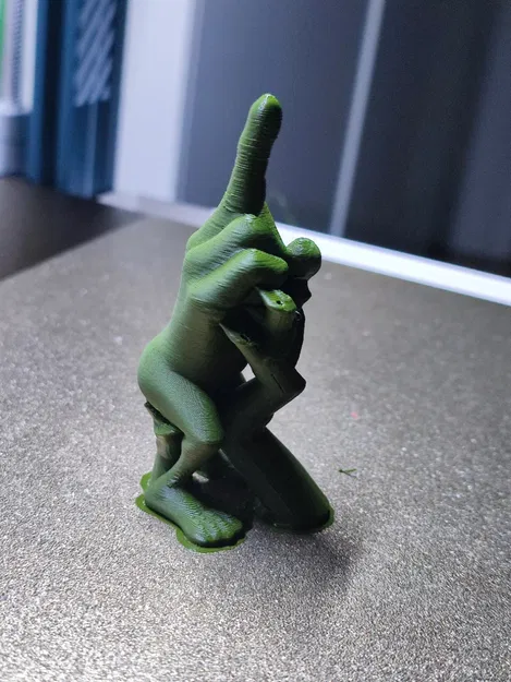 Mẫu Ngồi và Đi Tè Dầm Ngón Giữa - Image 4