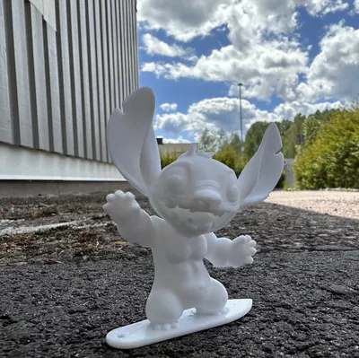 Stitch Lướt Ván - Bạn Đồng Hành Để Bàn