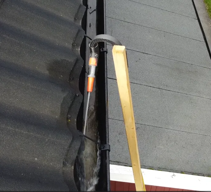 Dụng cụ Vệ Sinh Máng Xối – Chống Thang – Đầu Nối Ống Nước - Image 4