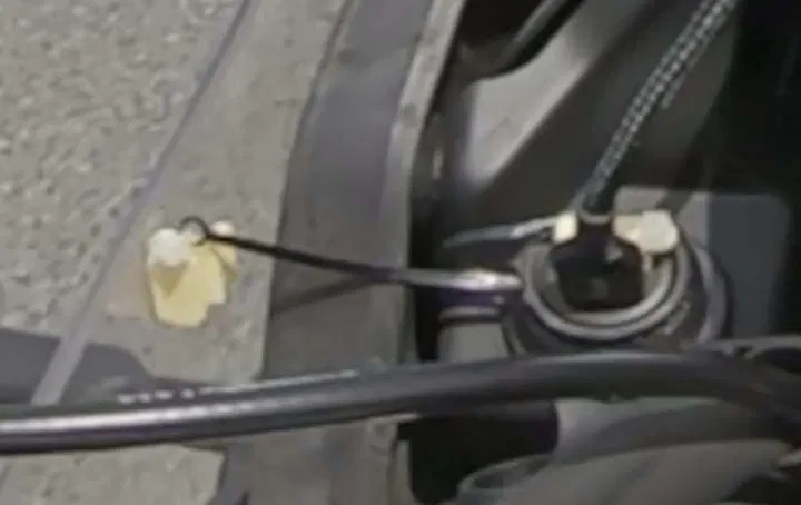 Giá đỡ phích cắm USB trên xe hơi - Sicherung Autosteckdose - Image 3