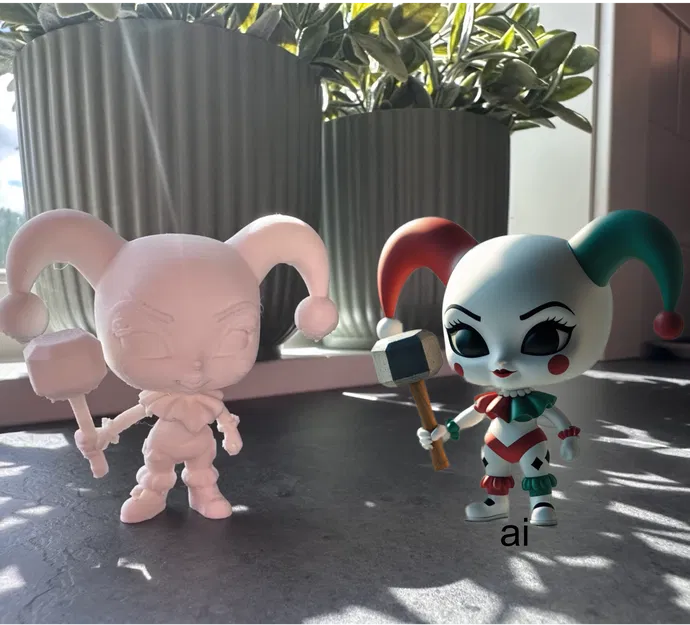 Mô hình Harley Quinn Phiên bản Jester DeskBuddy - Image 1