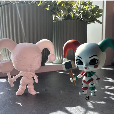 Mô hình Harley Quinn Phiên bản Jester DeskBuddy