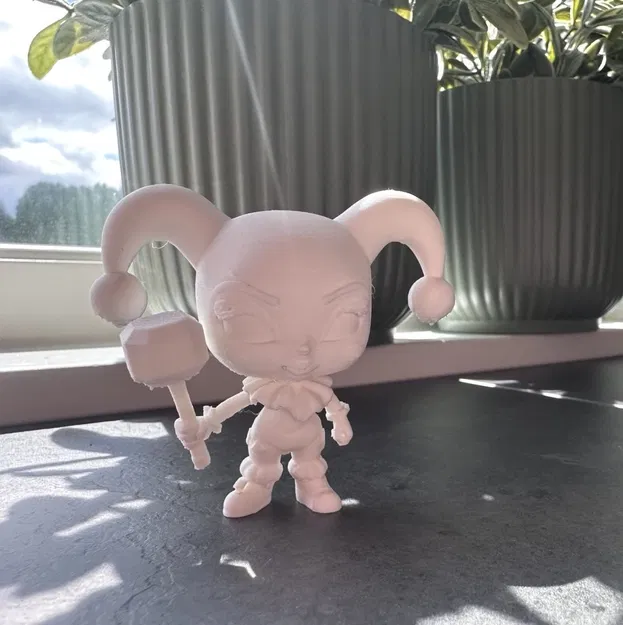 Mô hình Harley Quinn Phiên bản Jester DeskBuddy - Image 2