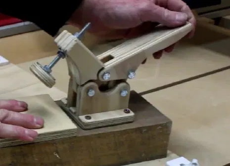 Kẹp Giữ Có Đế Nam Châm - Image 2