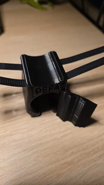 Giá đỡ phích cắm DEFA có kẹp cáp và nêm - Image 3