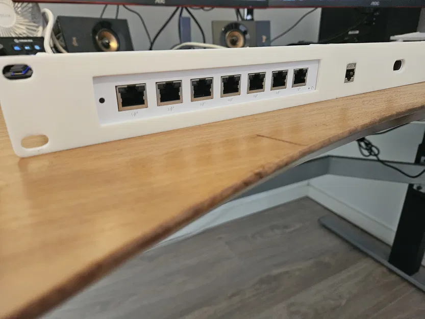 Giá đỡ gắn rack cho Unifi Switch Ultra - Image 3